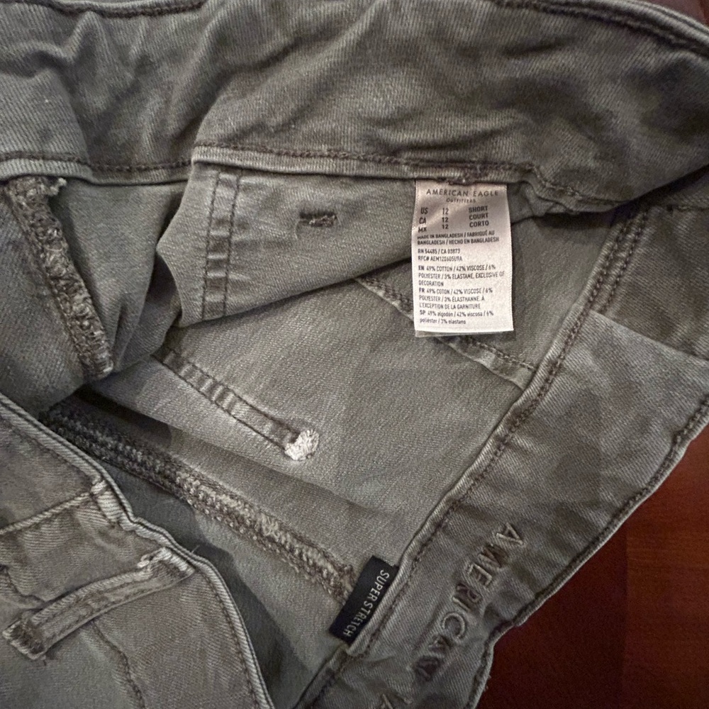 American Eagle Outfitters Olive Super Stretch distressed Jeans - Picture 5 of 7